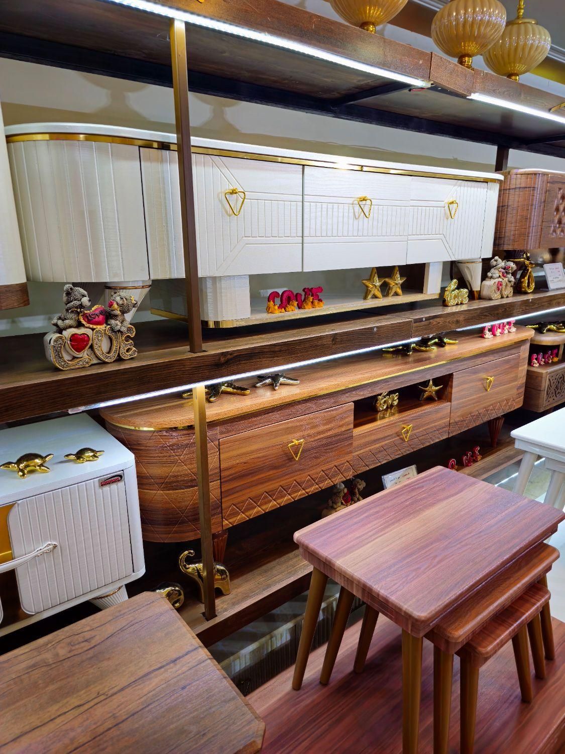 میز تلوزیون آینه کنسول جلومبلی آرتین شرایطی|میز تلویزیون|تبریز, |دیوار