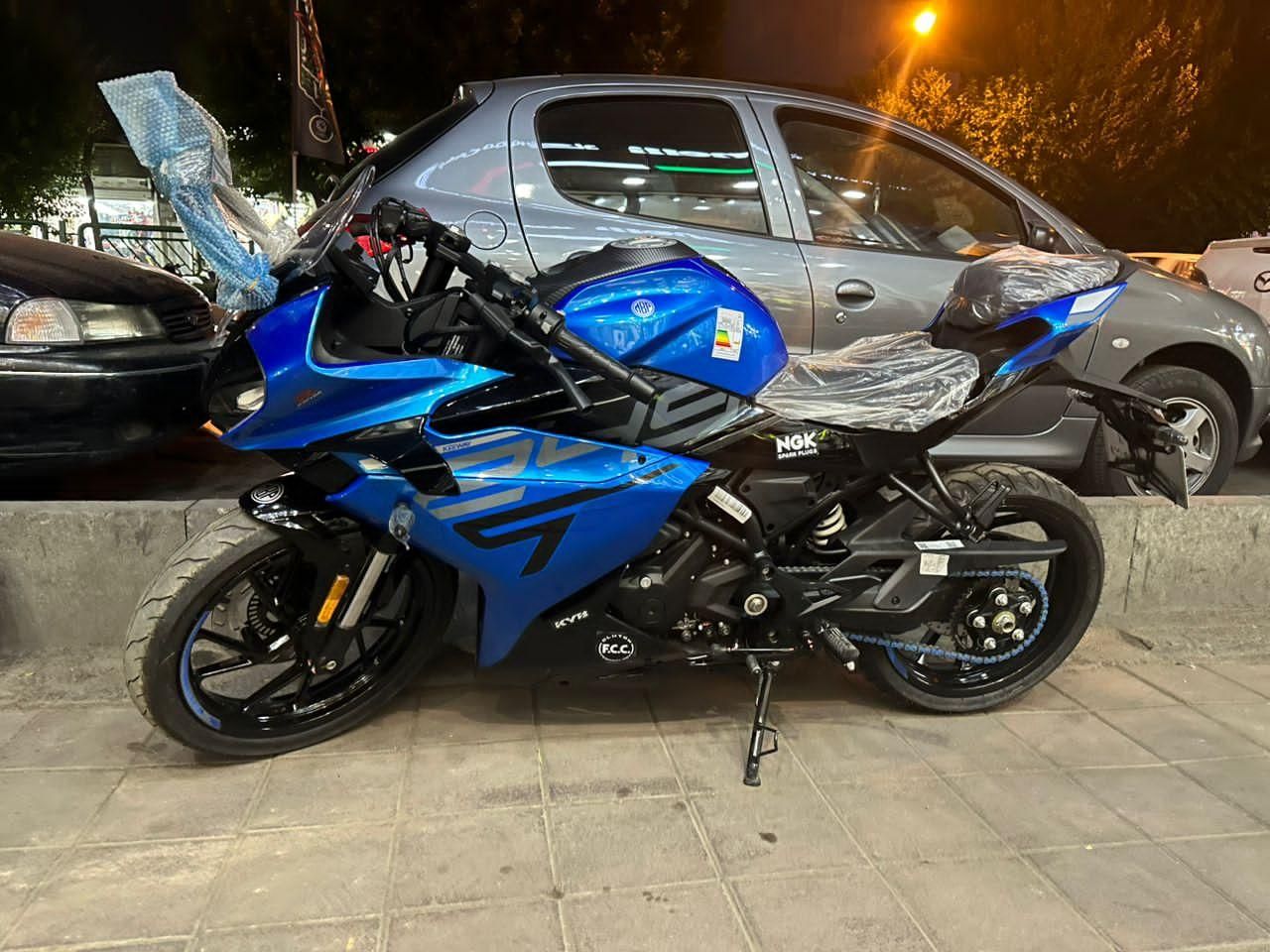 کی وی ریس k250r|موتورسیکلت|تهران, شهرک راه‌آهن|دیوار