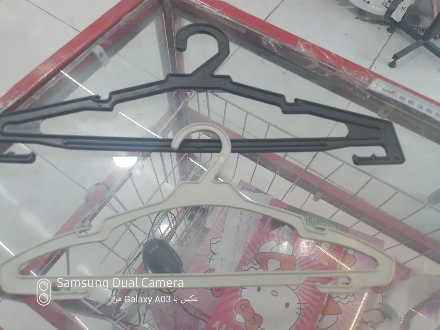 چوب لباسی بزرک وکوچک ویترین رگال و قفسه رگال لباس|بندرخت و رخت‌آویز|مشهد, فاطمیه|دیوار