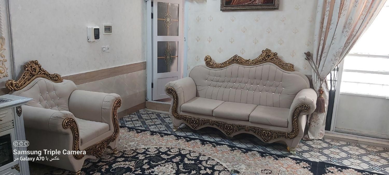 دو دست مبل سلطنتی خییلی تمیز ونو|مبلمان خانگی و میز عسلی|تربت‌حیدریه, شهرک ولیعصر|دیوار