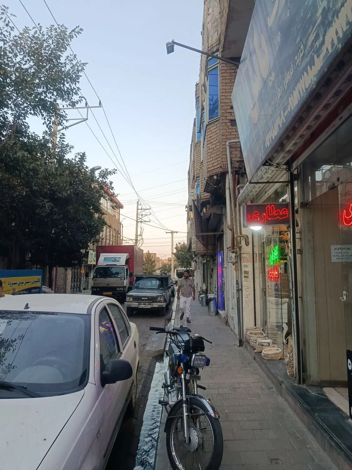 یک باب مغازه ۱۹ مترب تجاری دائم دوقدمی حاشیه بلوار|فروش مغازه و غرفه|مشهد, طبرسی شمالی|دیوار