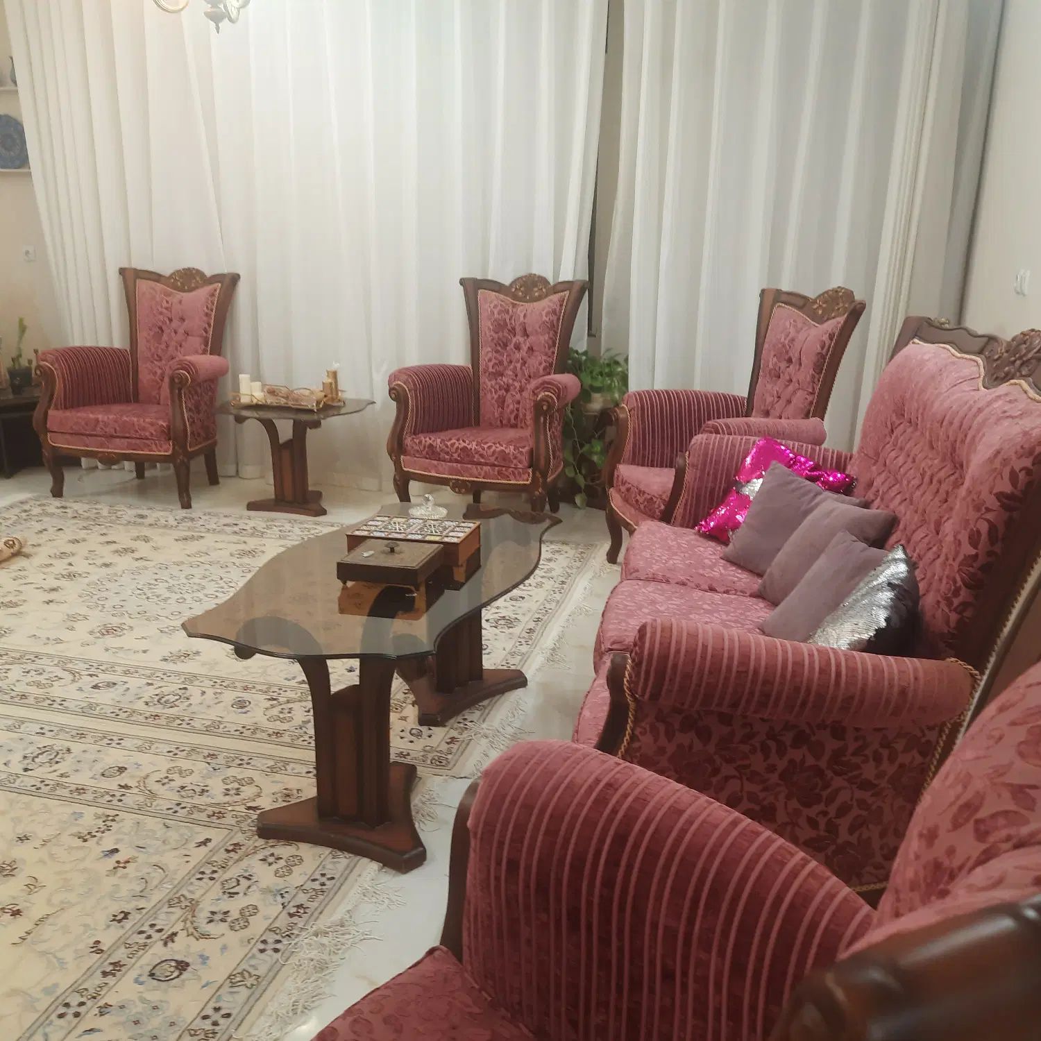 مبل و جلو مبلی|مبلمان خانگی و میز عسلی|اصفهان, گلزار|دیوار