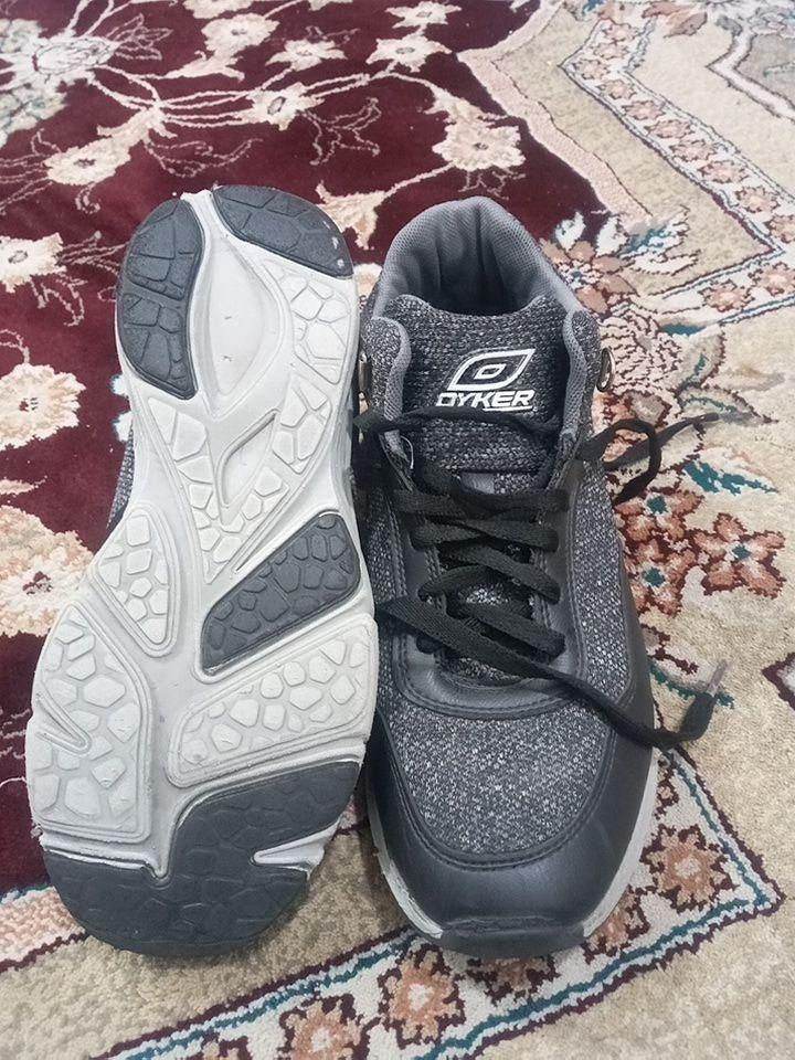 کفش|کیف، کفش، کمربند|مسجد سلیمان, |دیوار