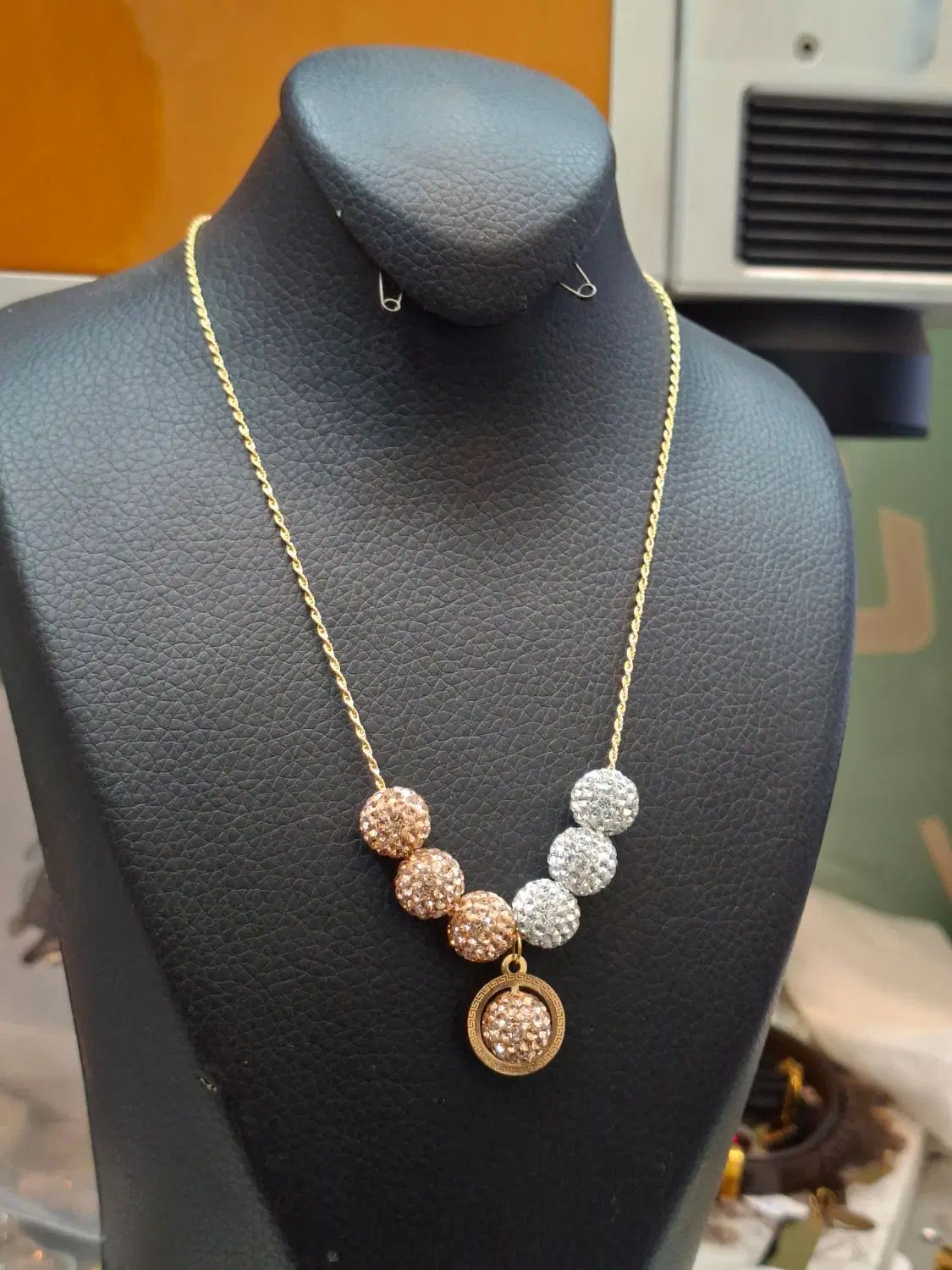 دنیایی طلایی کادویی مینیمال|جواهرات|شیراز, بازار|دیوار