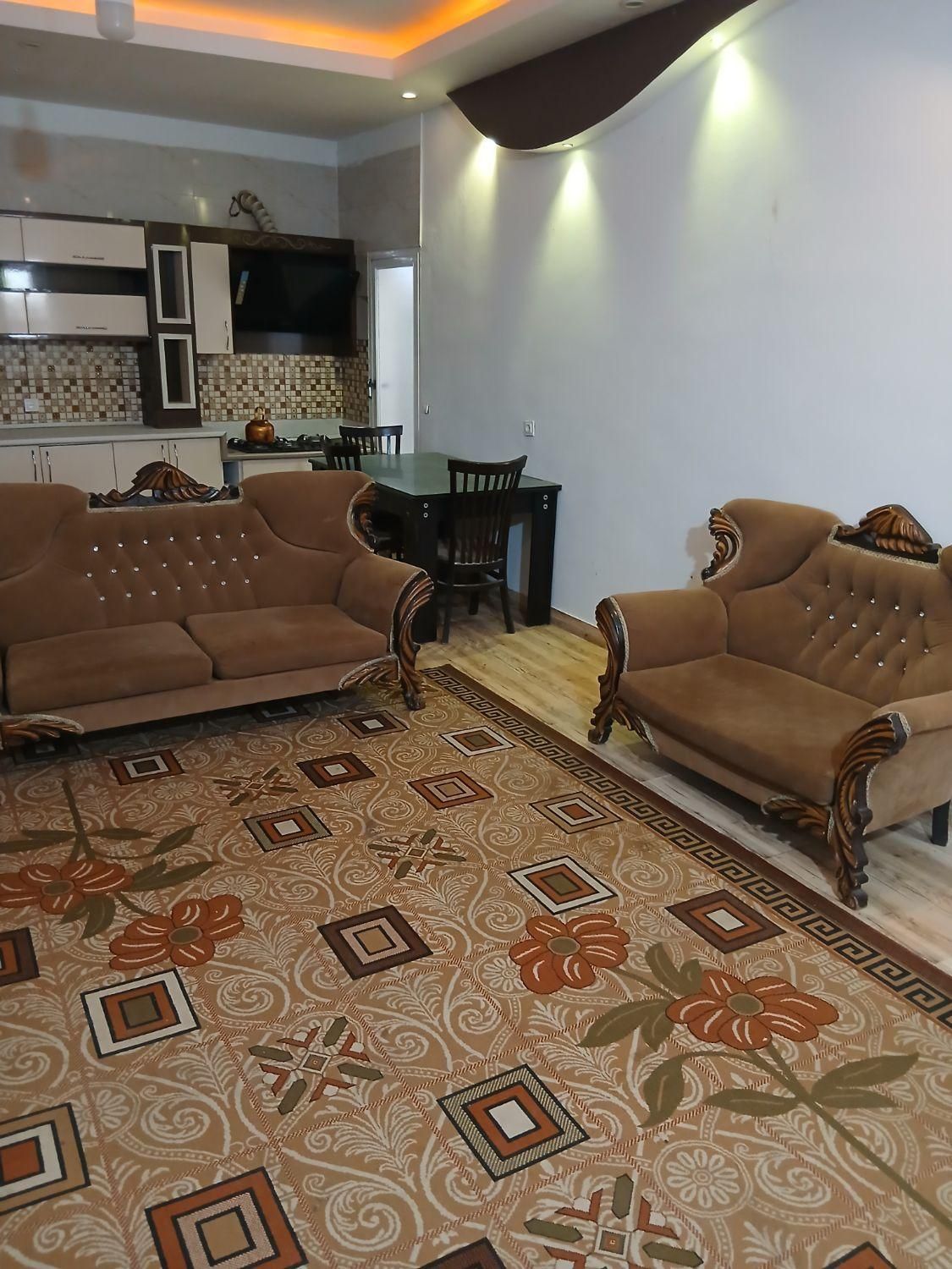 مبلمان ۷ نفره سلطنتی کلاسیک|مبلمان خانگی و میز عسلی|آمل, |دیوار