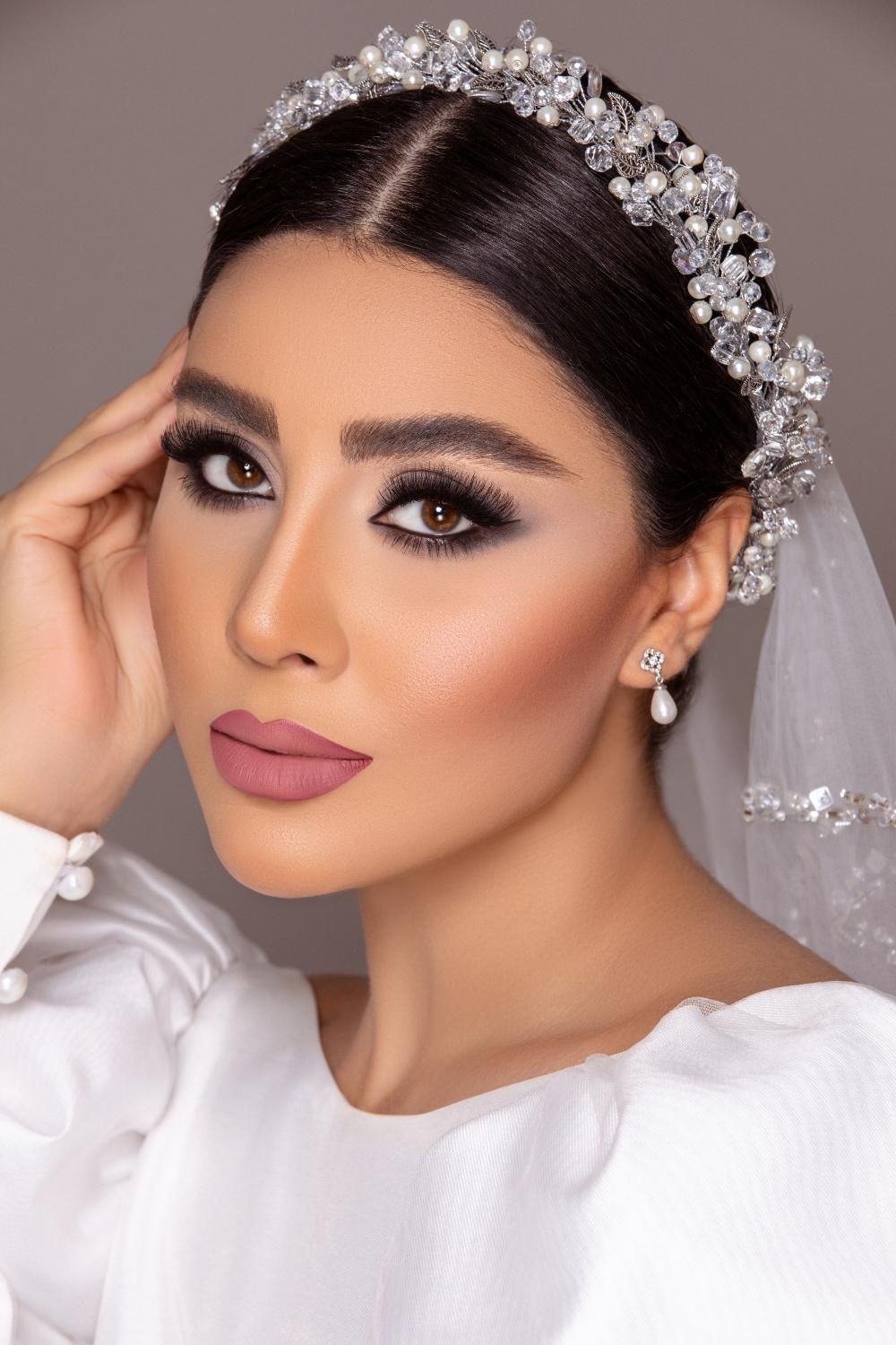 میکاپ و شینیون|خدمات آرایشگری و زیبایی|شیراز, سیلو|دیوار