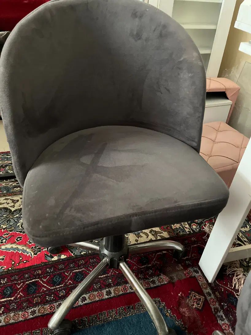 پدیکور/تخت مژه یا پاکسازی/صندلی/استندلاک/ترولی|آرایشگاه و سالن‌های زیبایی|نیشابور, فردوس شمالی|دیوار