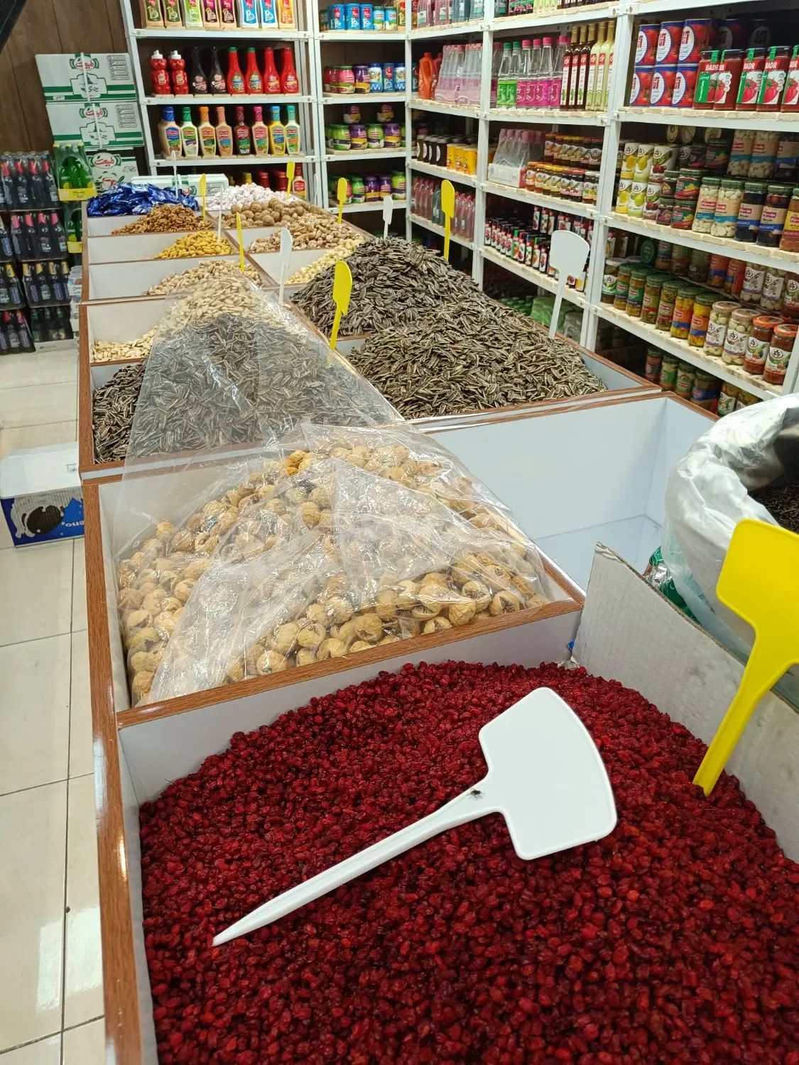 کارگر + پیک فروشگاه مواد غذایی|استخدام خدمات فروشگاه و رستوران|تهران, شهرک امید|دیوار