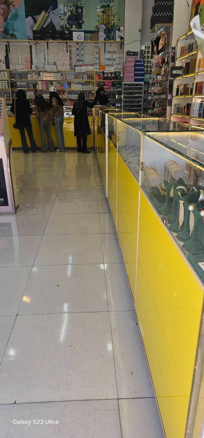 فروشنده آرایشی بهداشتی|استخدام بازاریابی و فروش|صدرا-فارس, فاز ۱|دیوار