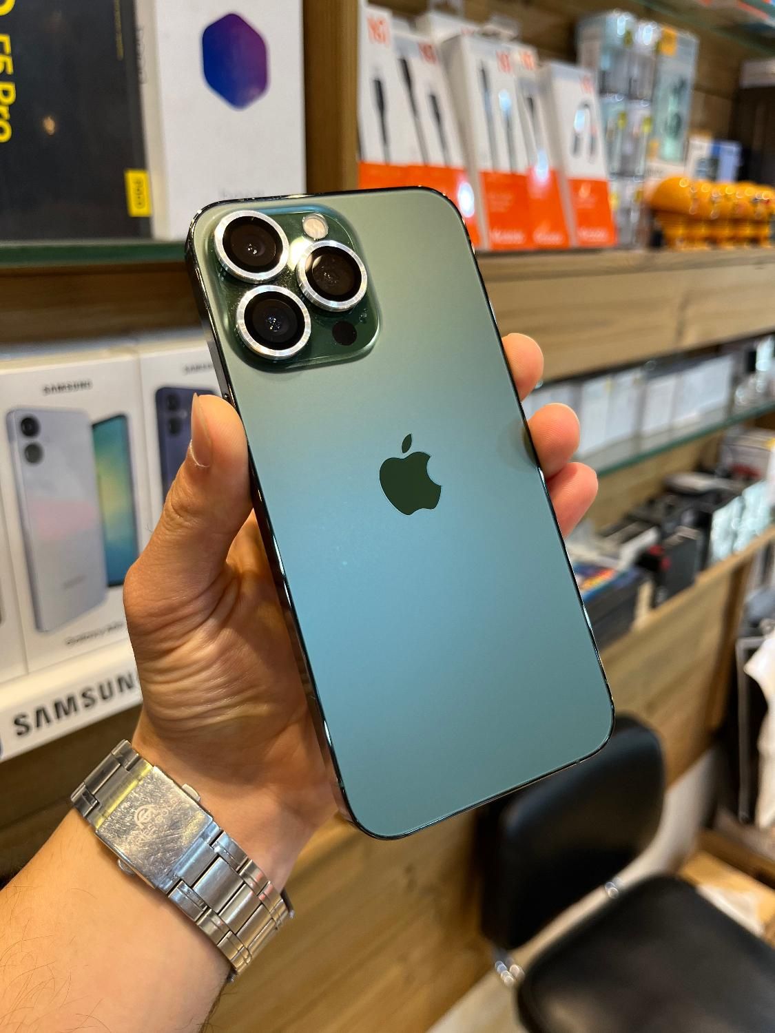 اپل iPhone 13 Pro باحافظه ۲۵۶ گیگابایت در حد نو|موبایل|اصفهان, بوستان آینه خانه|دیوار