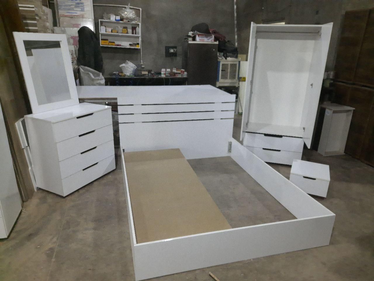 تخت رویال دونفره دراور ۴و کمد ۲دار سرویس خوابرویال|تخت و سرویس خواب|مشهد, جاهد شهر|دیوار