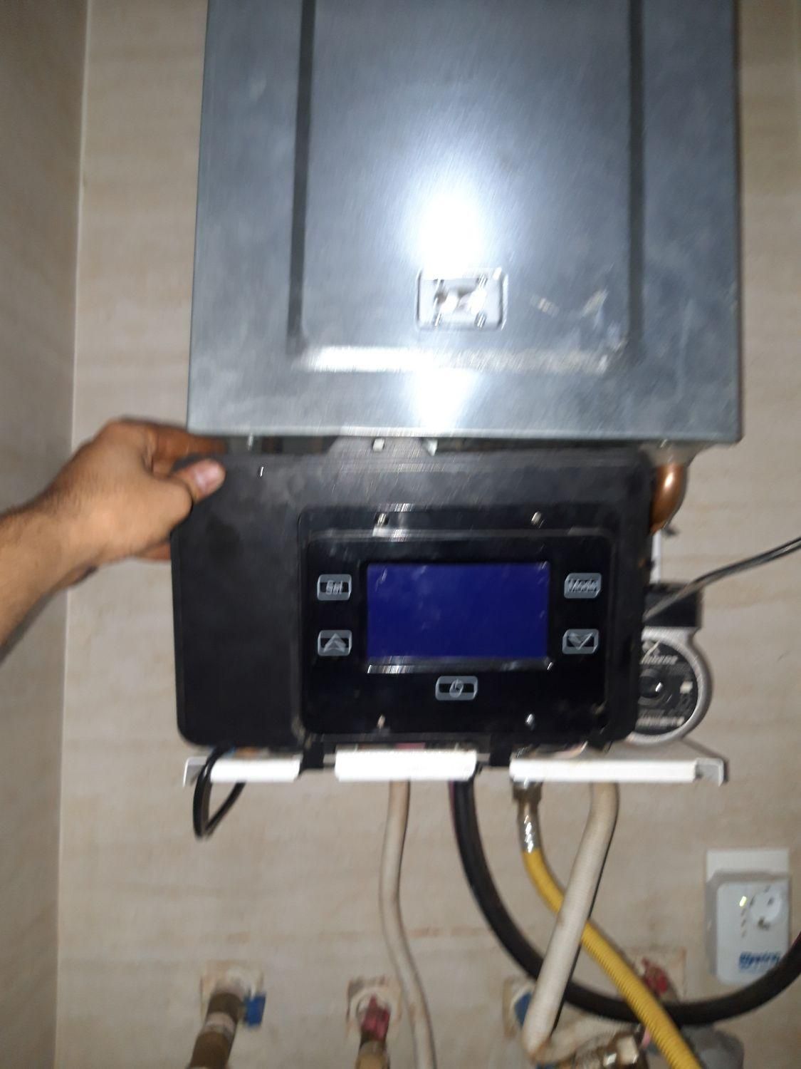 تعمیرات پکیج و رادیاتور و شستشوی مدار آبگرم|آبگرمکن، پکیج، شوفاژ|سلماس, |دیوار