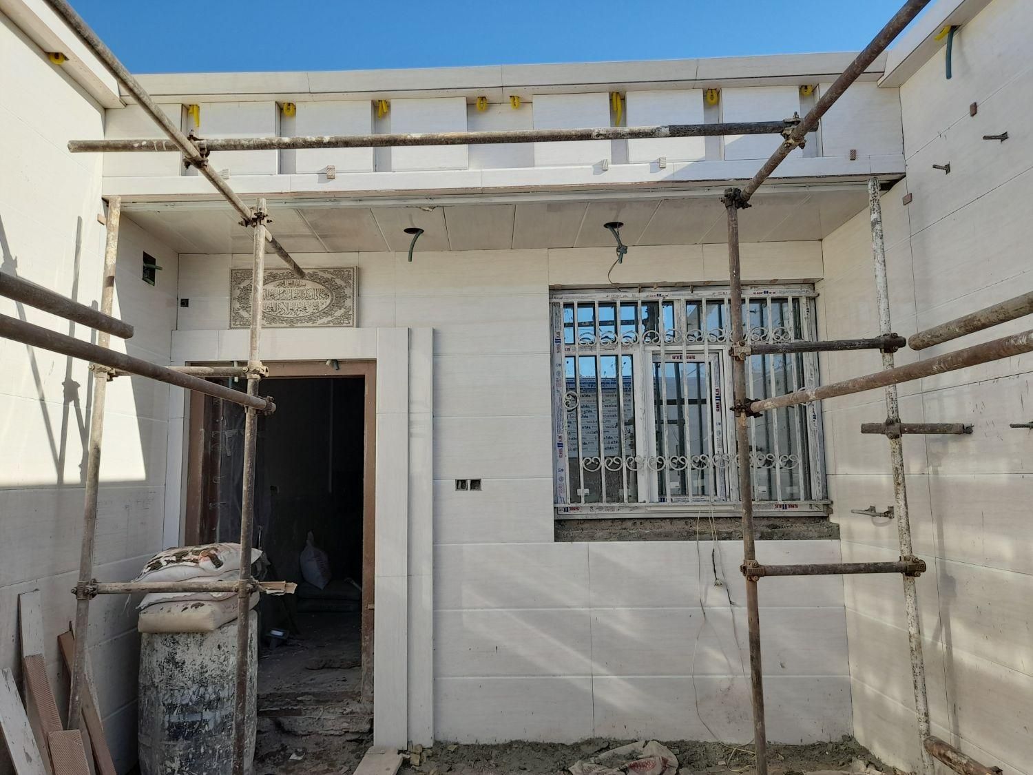 نصب کاشی و سرامیک بدنه وکف با چسب و دوغاب|خدمات پیشه و مهارت|شاهین‌شهر, شهرک پردیس|دیوار