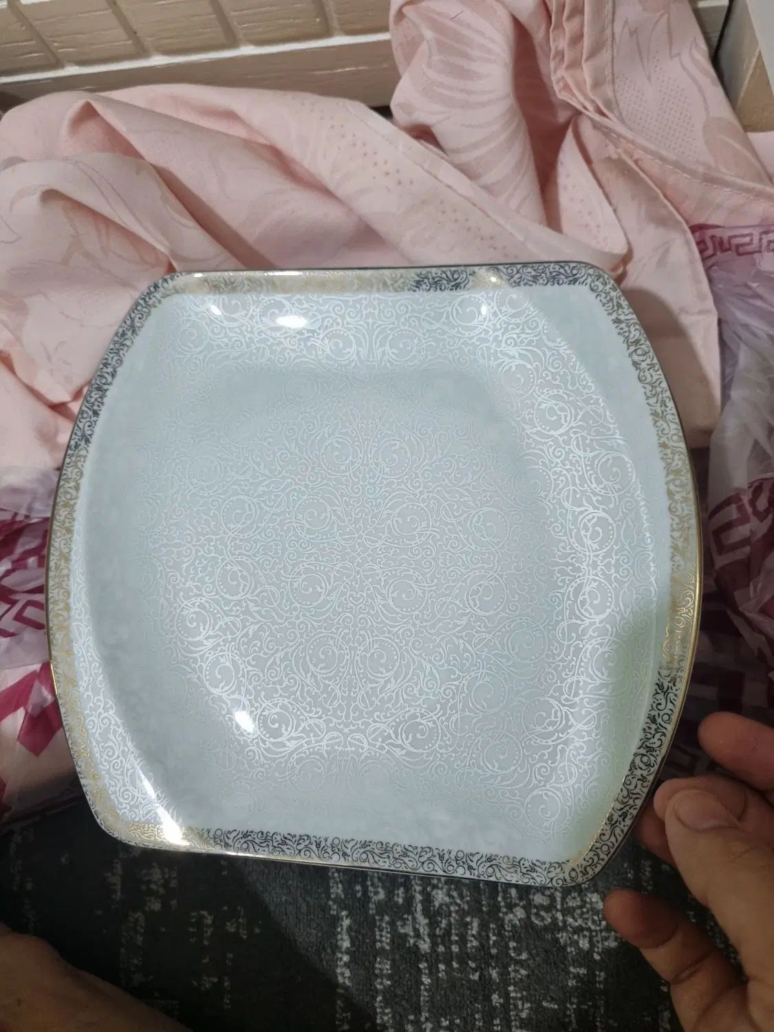 سرویس چینی ۱۲ نفره درجه ۱ چینی تقدیس پارمیس|ظروف سرو و پذیرایی|مشهد, طلاب|دیوار