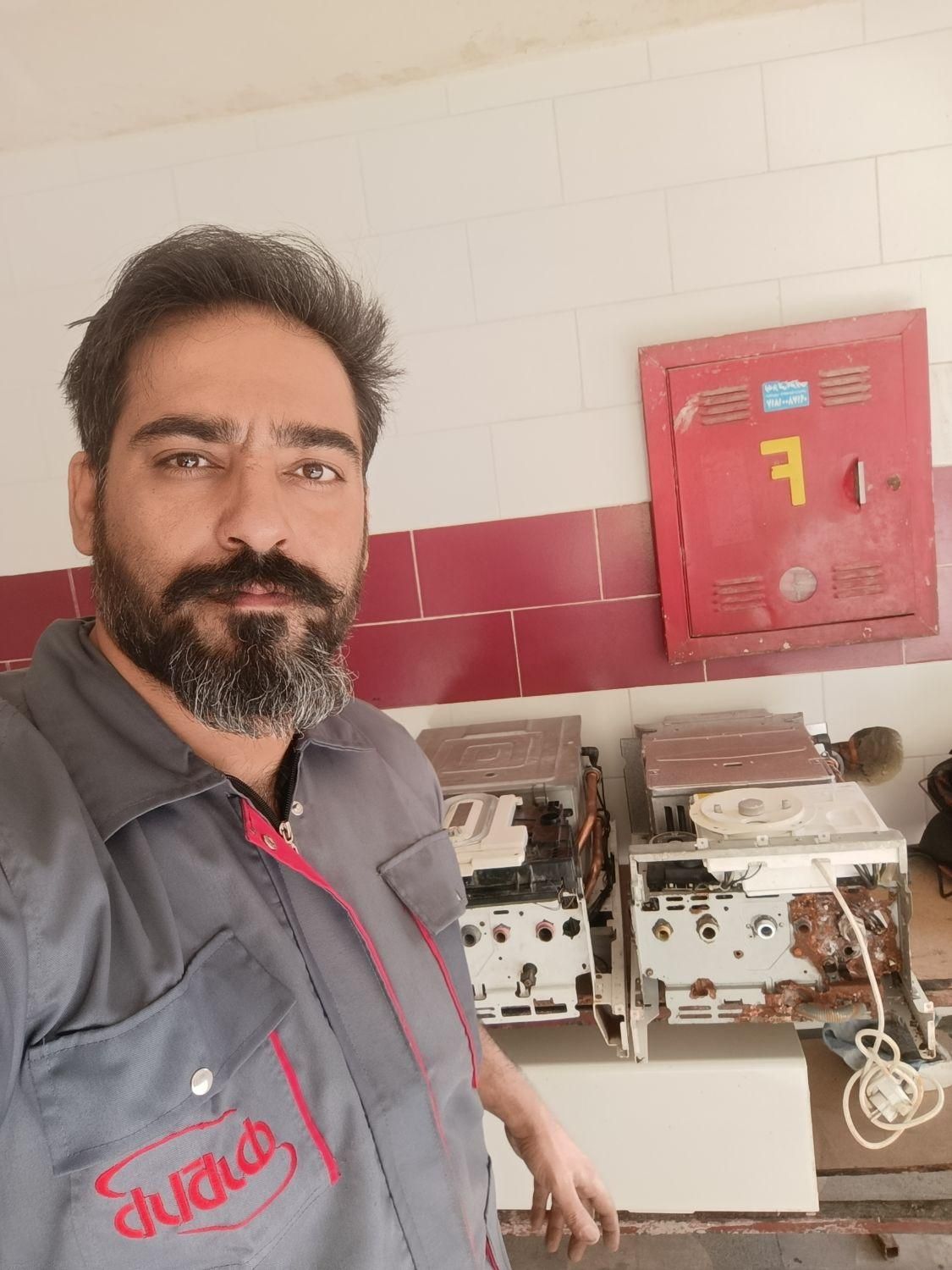نصب نصاب سرویس سرویسکار تعمیر پکیج و اسپیلت چیلر|خدمات پیشه و مهارت|شیراز, زرهی|دیوار