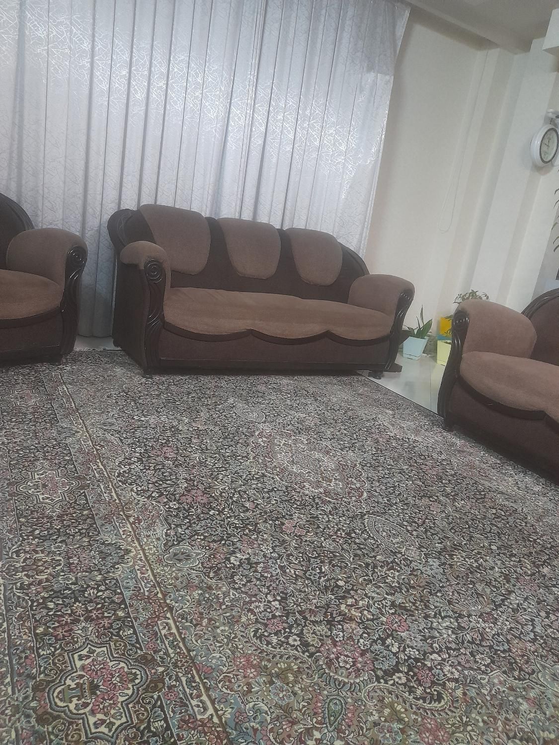 مبلمان راحتی با جلو مبلی ۴ عدد میز ال ای دی|مبلمان خانگی و میز عسلی|مشهد, سید رضی|دیوار