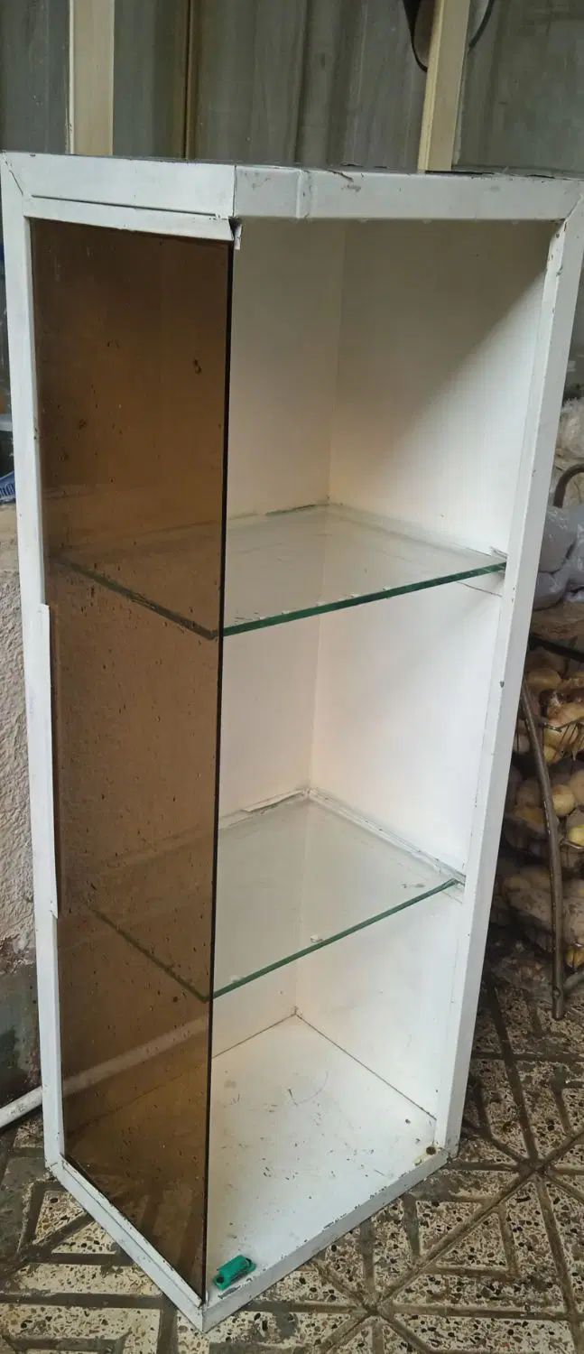کابینت در حد نو فقط درش شکسته، شیشه ای بوده|مصالح و تجهیزات ساختمان|مشهد, مصلی (کارمندان اول)|دیوار