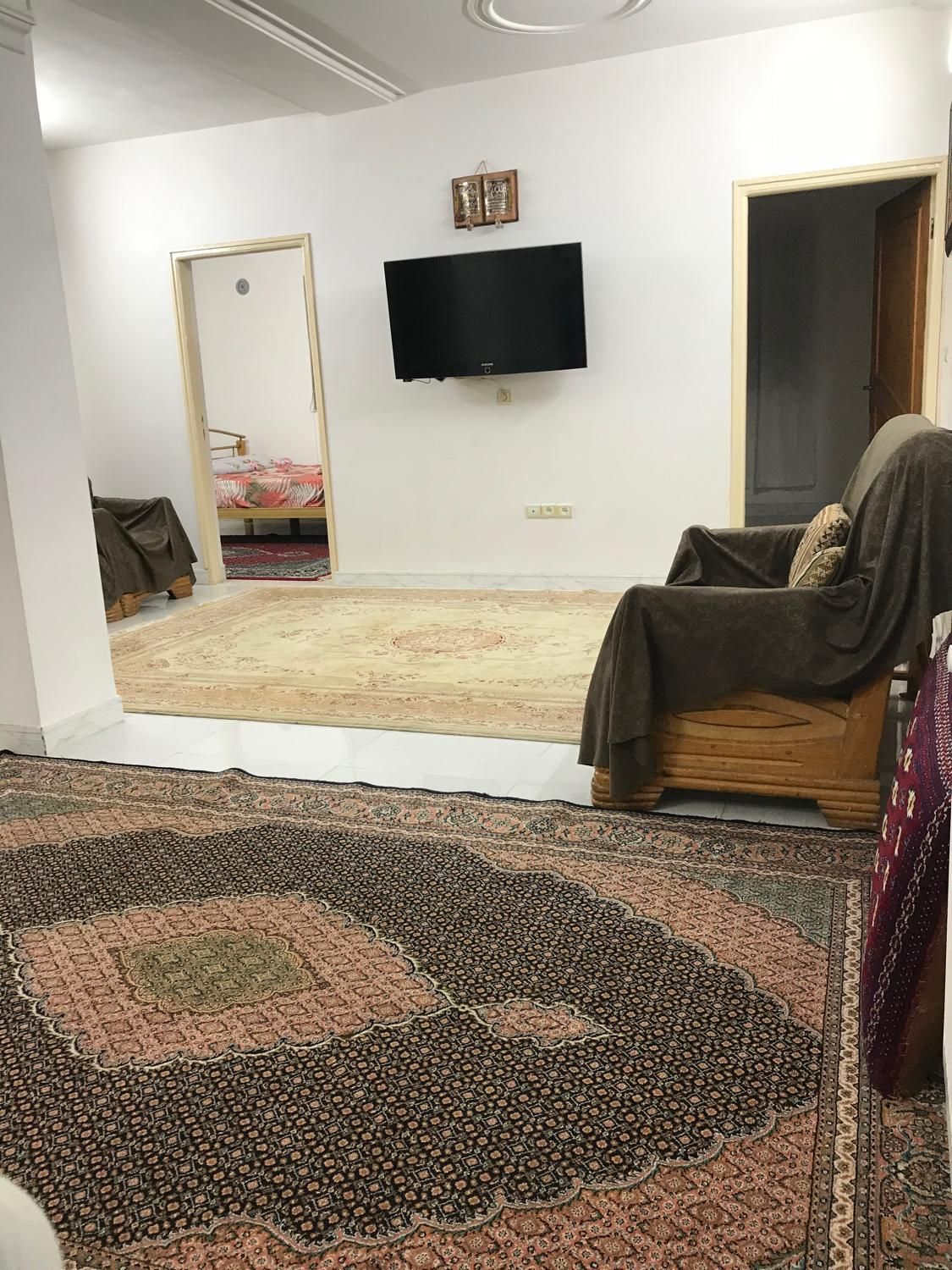 واحد طبقه یک نوساز و تمیز|اجارهٔ کوتاه‌مدت آپارتمان و سوئیت|لاهیجان, حاجی آباد|دیوار