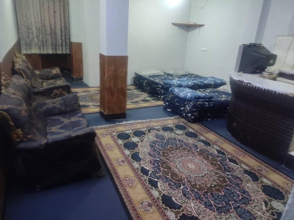 یک خاب پنج تخت واقع در خیابان شیرازی طبقه اول|اجارهٔ کوتاه‌مدت آپارتمان و سوئیت|مشهد, سراب|دیوار