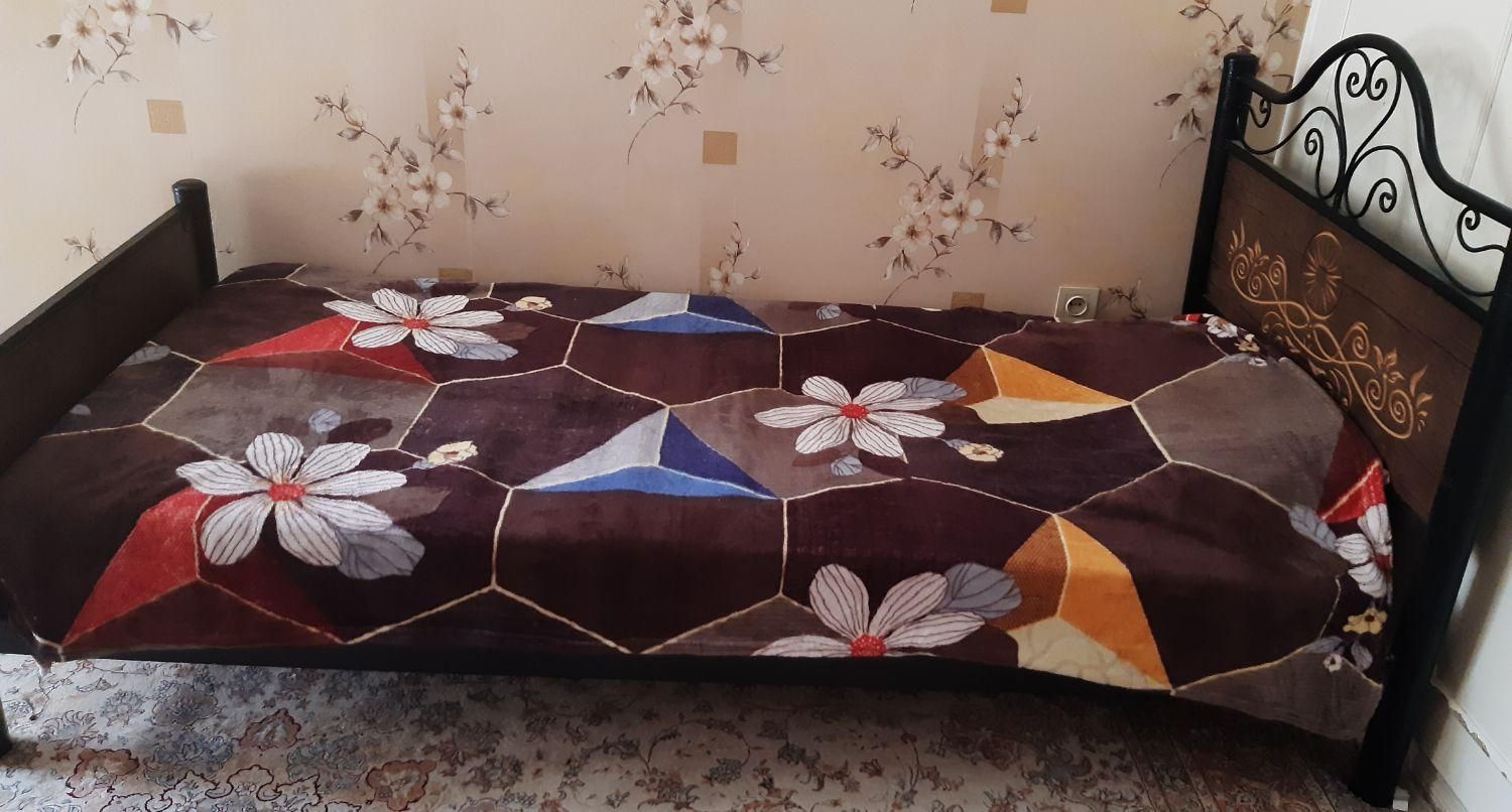 تختخواب فرفورژه تک نفره|تخت و سرویس خواب|تهران, کاج|دیوار
