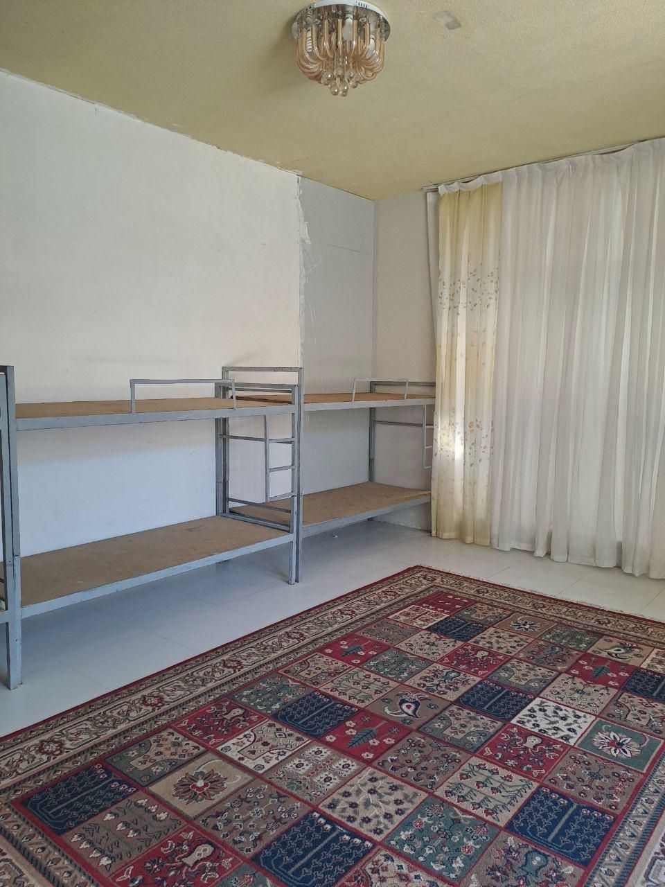 خوابگاه دخترانه مرکزشهر|اجارهٔ کوتاه‌مدت آپارتمان و سوئیت|شیراز, زند|دیوار