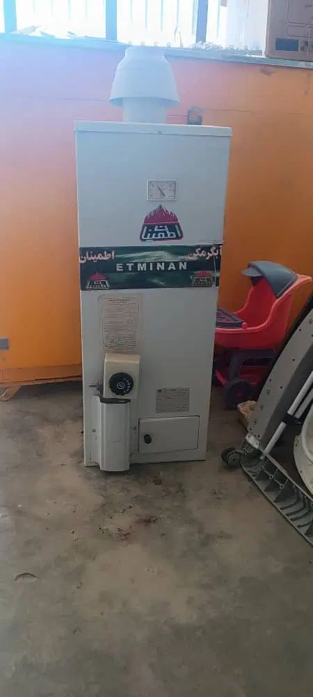 ابگرمکن سالم وتمیز همراه باقطع کن لوله خورتومی|آبگرمکن، پکیج، شوفاژ|لردگان, |دیوار