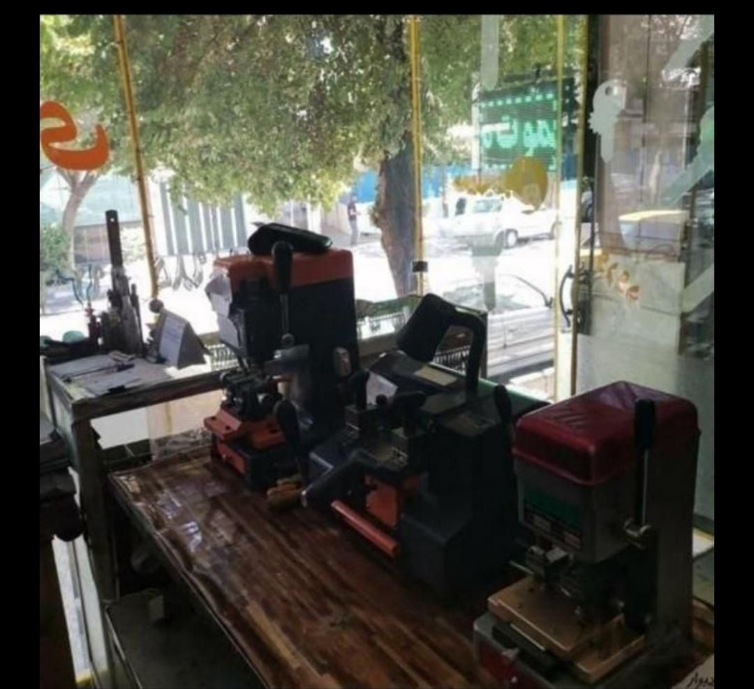 کلیدسازی و قفل سازی سیار فوری|خدمات پیشه و مهارت|تهران, خرمشهر|دیوار