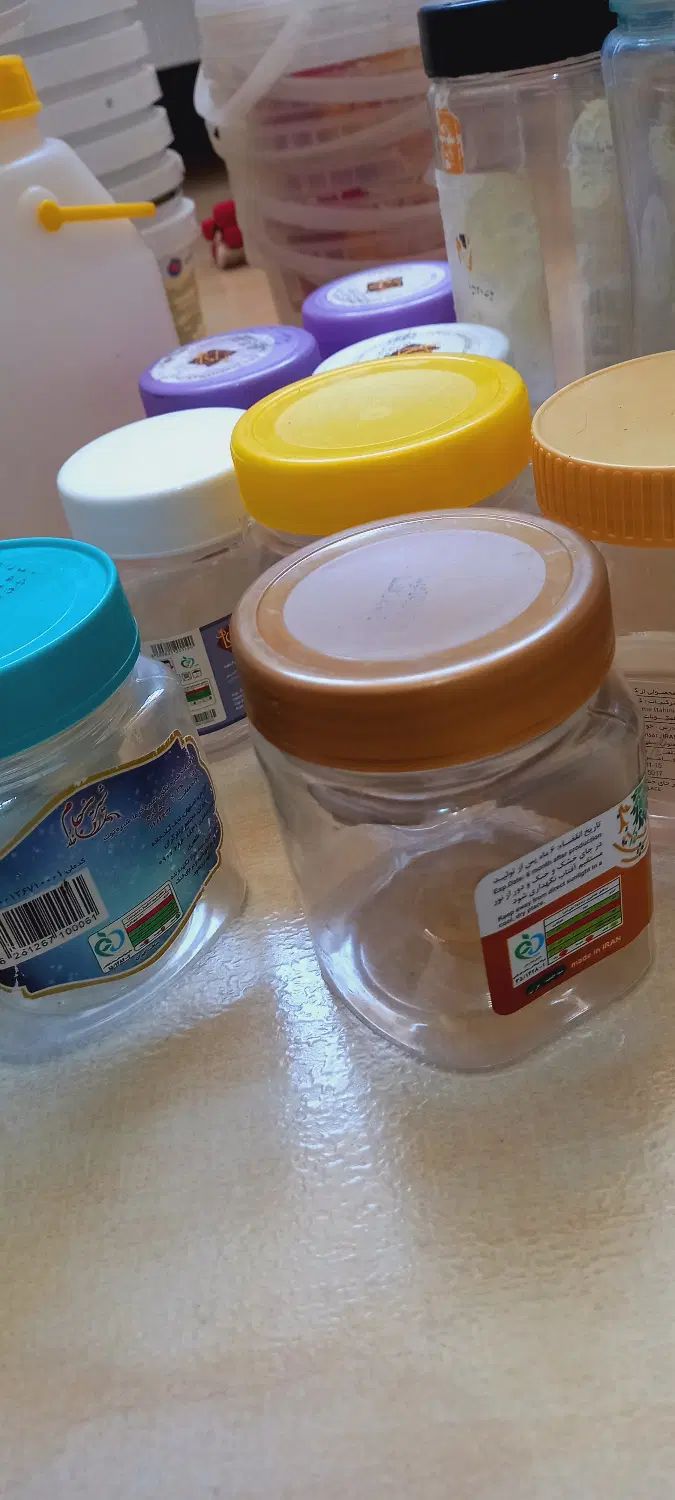 سطل ماستی و شیشه مربا و ...|ظروف نگهدارنده، پلاستیکی، یک‌بارمصرف|اصفهان, سعادت‌آباد|دیوار
