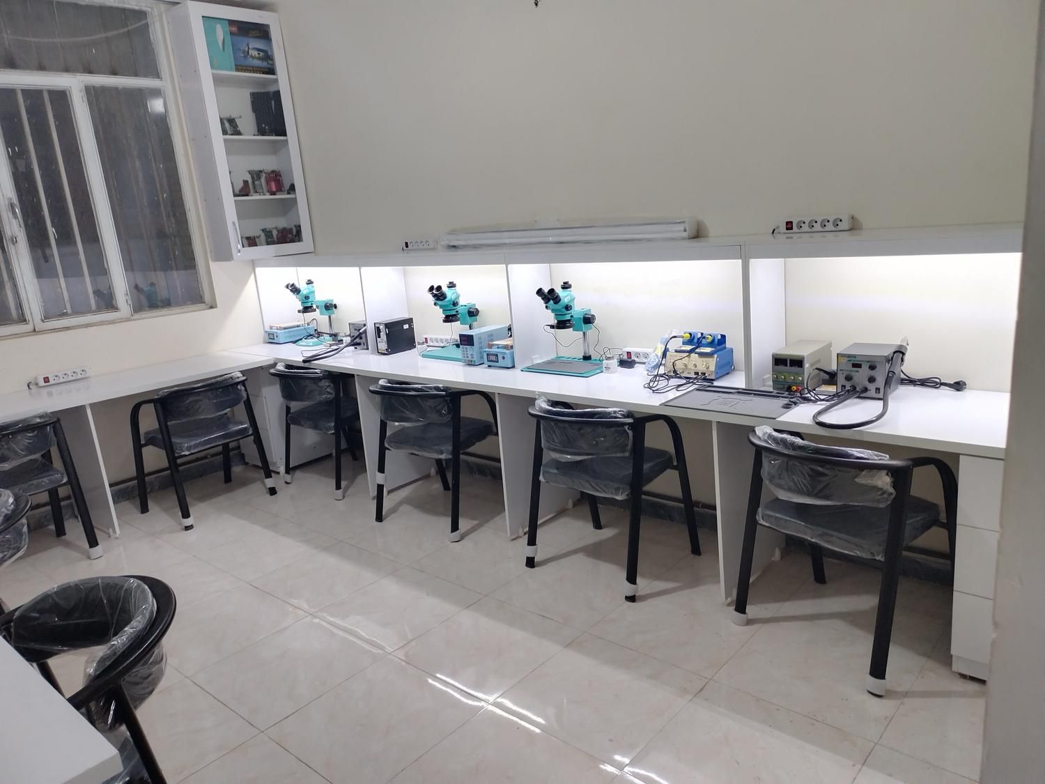 آموزش تخصصی تعمیرات کامپیوتر و لپ تاپ فنی وحرفه ای|خدمات آموزشی|شیراز, ملاصدرا|دیوار