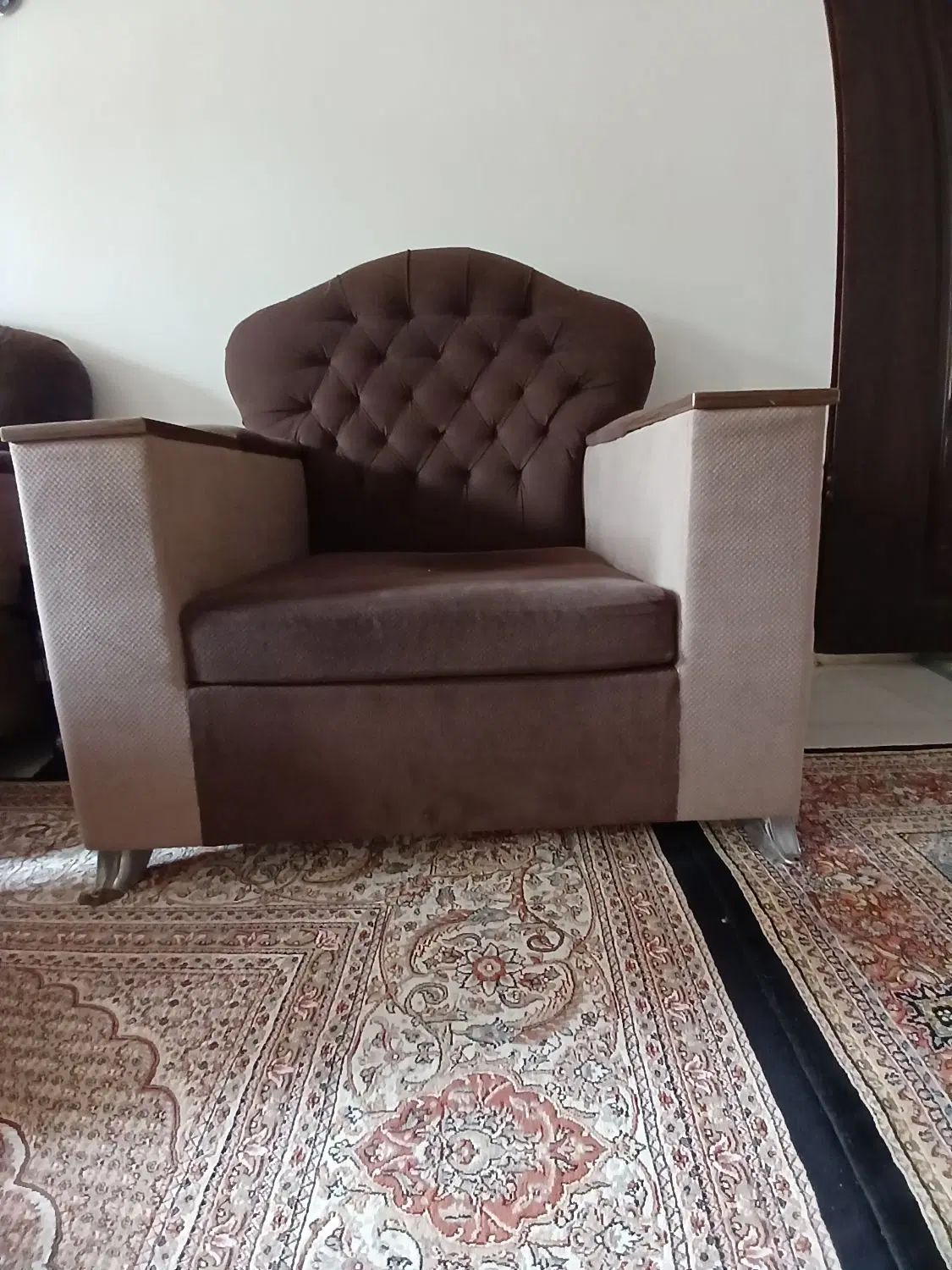 موبل ۷ نفره سالم|مبلمان خانگی و میز عسلی|رشت, حومه رشت|دیوار