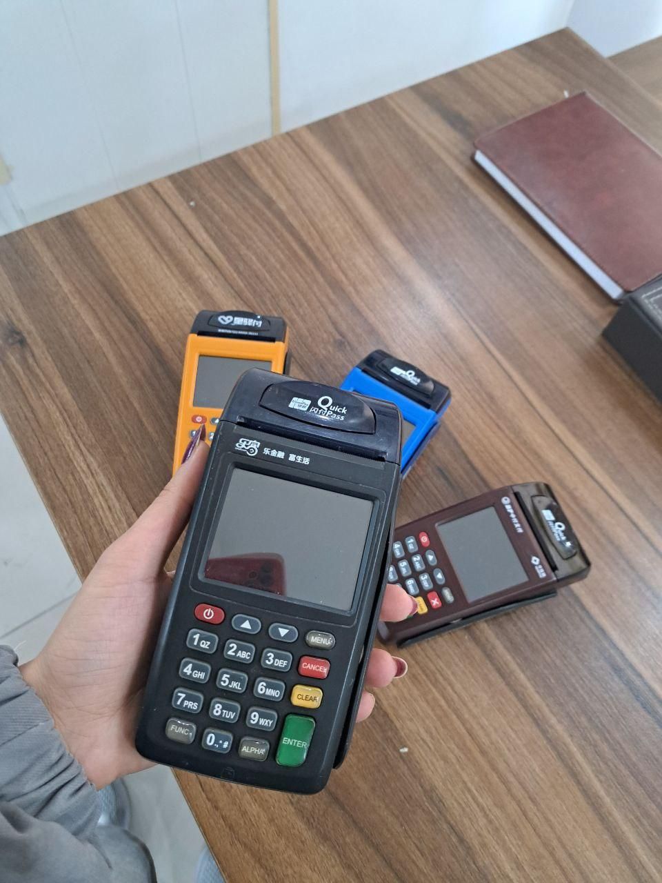 فروش کارتخوان آکبند کارت خوان سیار لمسی بدون قطعی|فروشگاه و مغازه|اصفهان, احمدآباد|دیوار