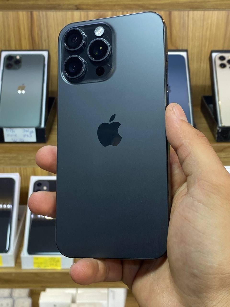اپل iPhone 15 Pro Max با حافظهٔ ۲۵۶ گیگابایت|موبایل|اراک, |دیوار