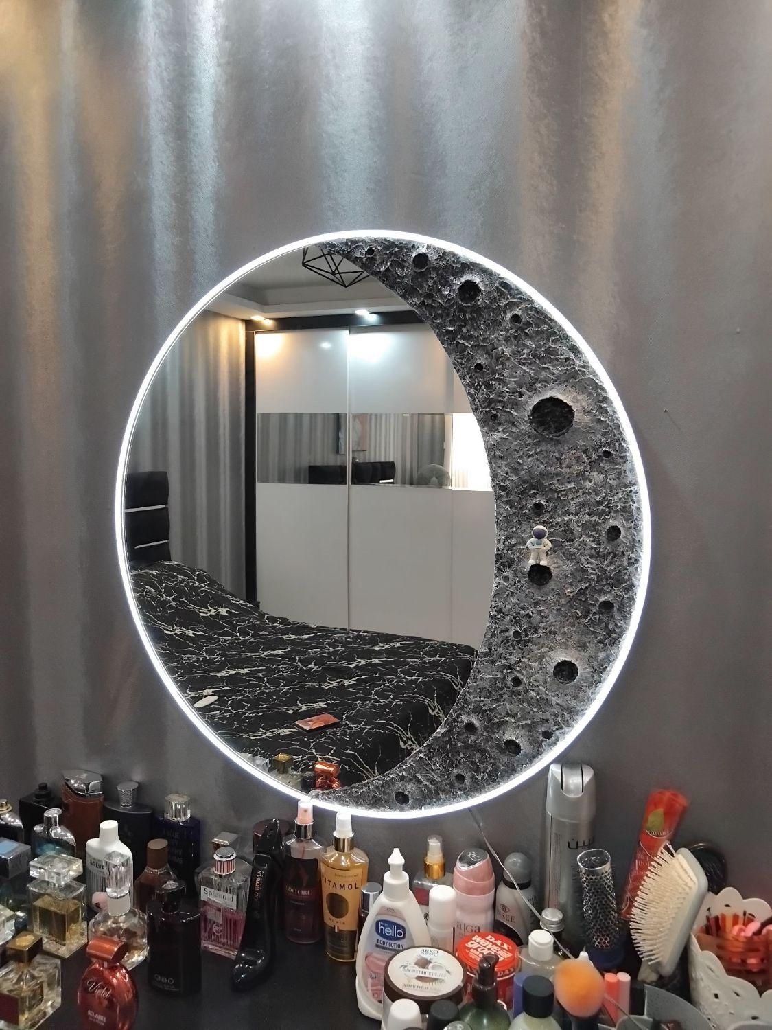 فروش آینه طرح ماه با عروسک فضانورد|آینه|تهران, وحیدیه|دیوار