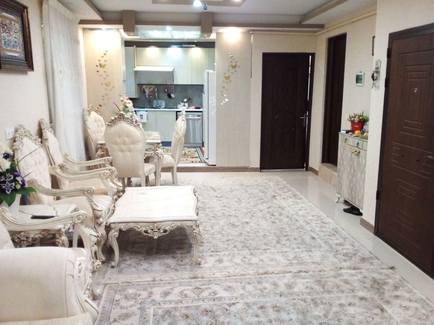 یه واحد آپارتمان شیک وتمیز|اجارهٔ کوتاه‌مدت آپارتمان و سوئیت|رشت, دباغیان|دیوار