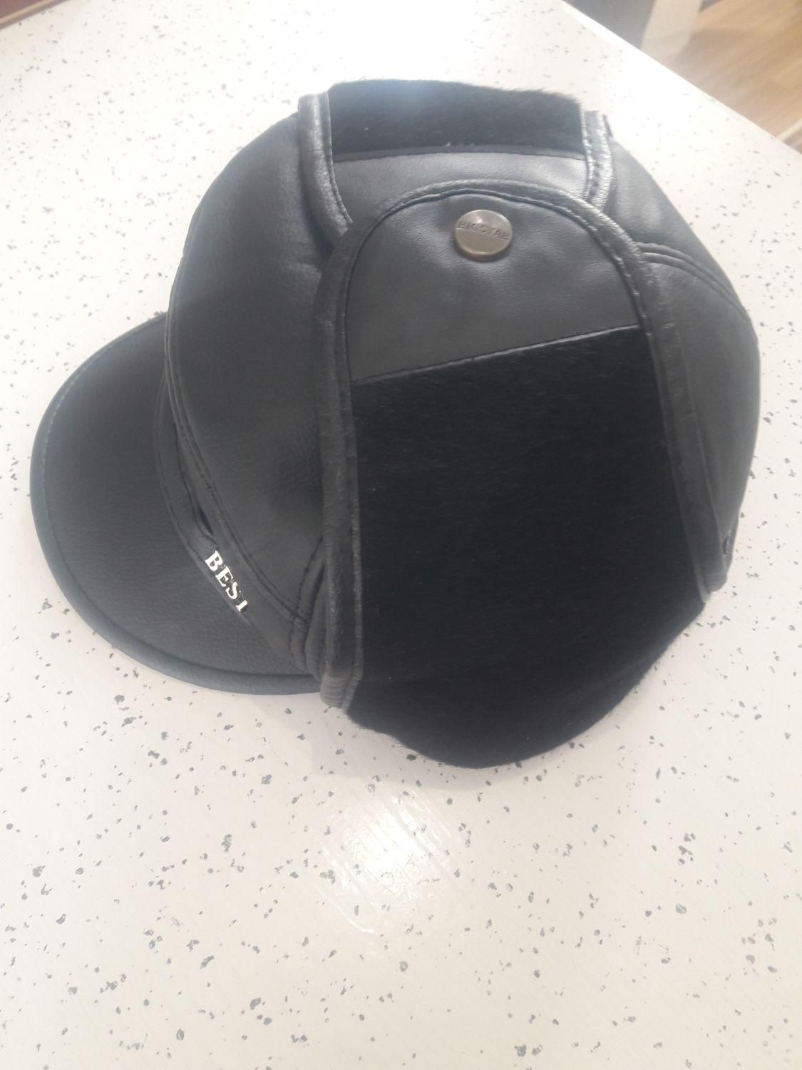 کلاه چرمی لبه دار دارای محافظ گوش گردن|کیف، کفش، کمربند|ارومیه, |دیوار