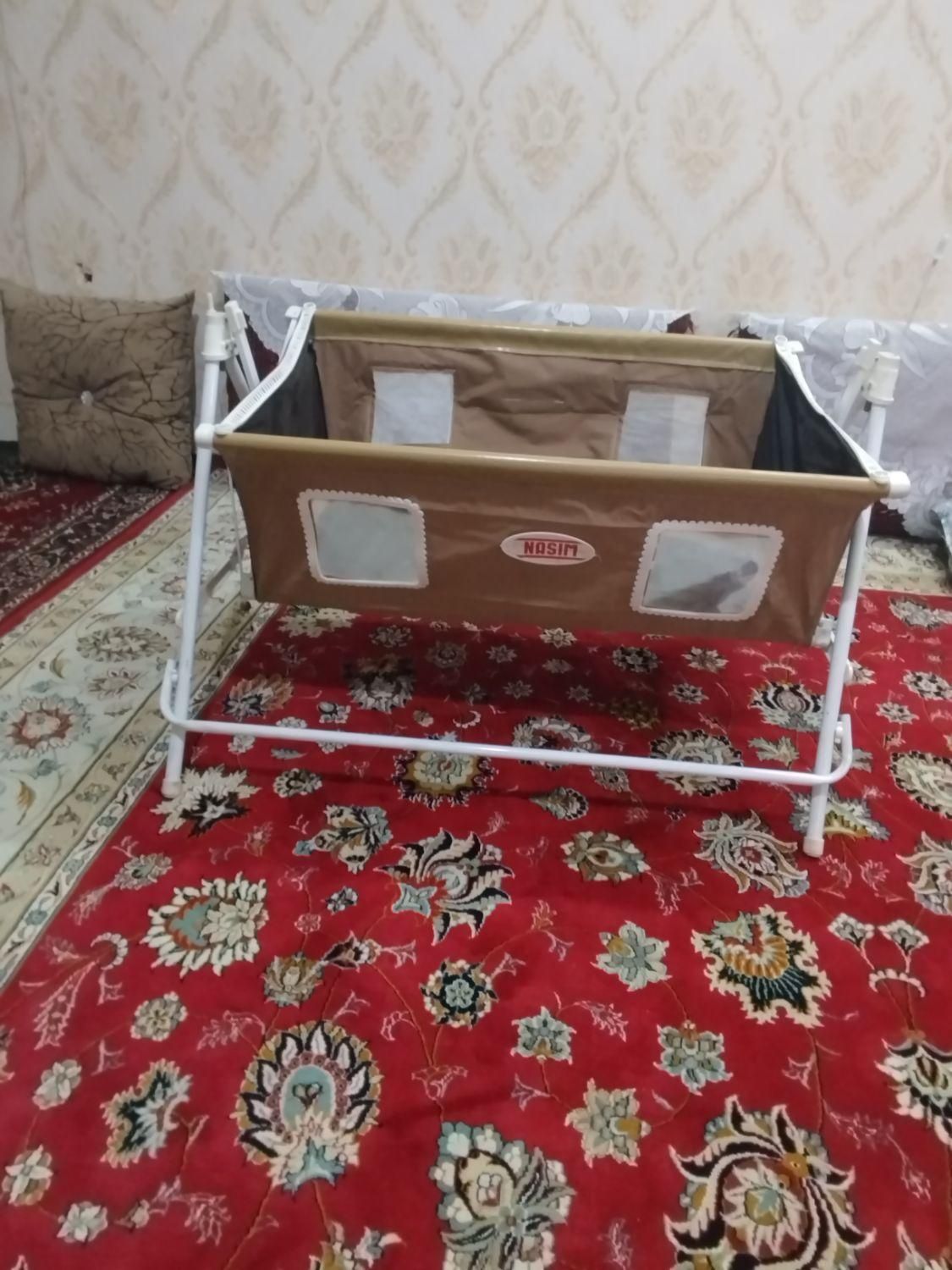 گهواره|تخت و صندلی بچه|مشهد, هفده شهریور|دیوار