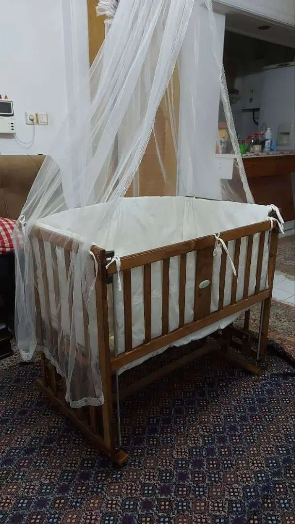 تخت نوزاد|تخت و صندلی بچه|رشت, استقامت ۱|دیوار