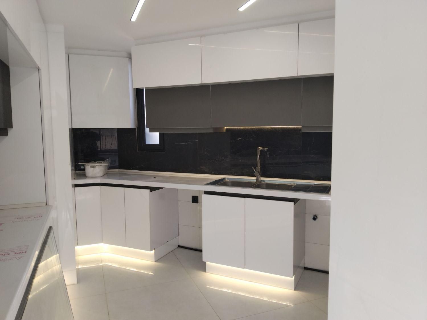 طراحی و ساخت مدرنترین کابینت و کمد دیواری|خدمات پیشه و مهارت|اصفهان, شهشهان|دیوار