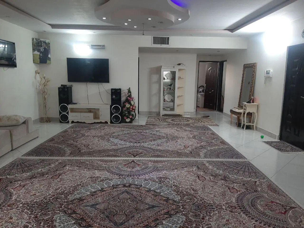 فروش آپارتمان ۱۷۰ متری ۳ خوابه طبقه ۳ در رده|فروش آپارتمان|مشهد, رده|دیوار