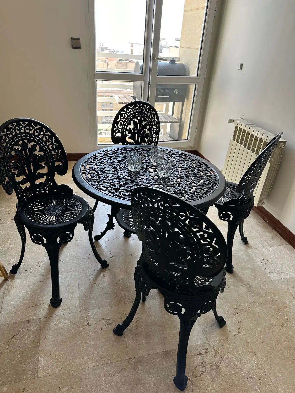 میز ناهار خوری  چهار نفره  نقش پر گل فلز سنگین|میز و صندلی غذاخوری|تهران, شهران جنوبی|دیوار