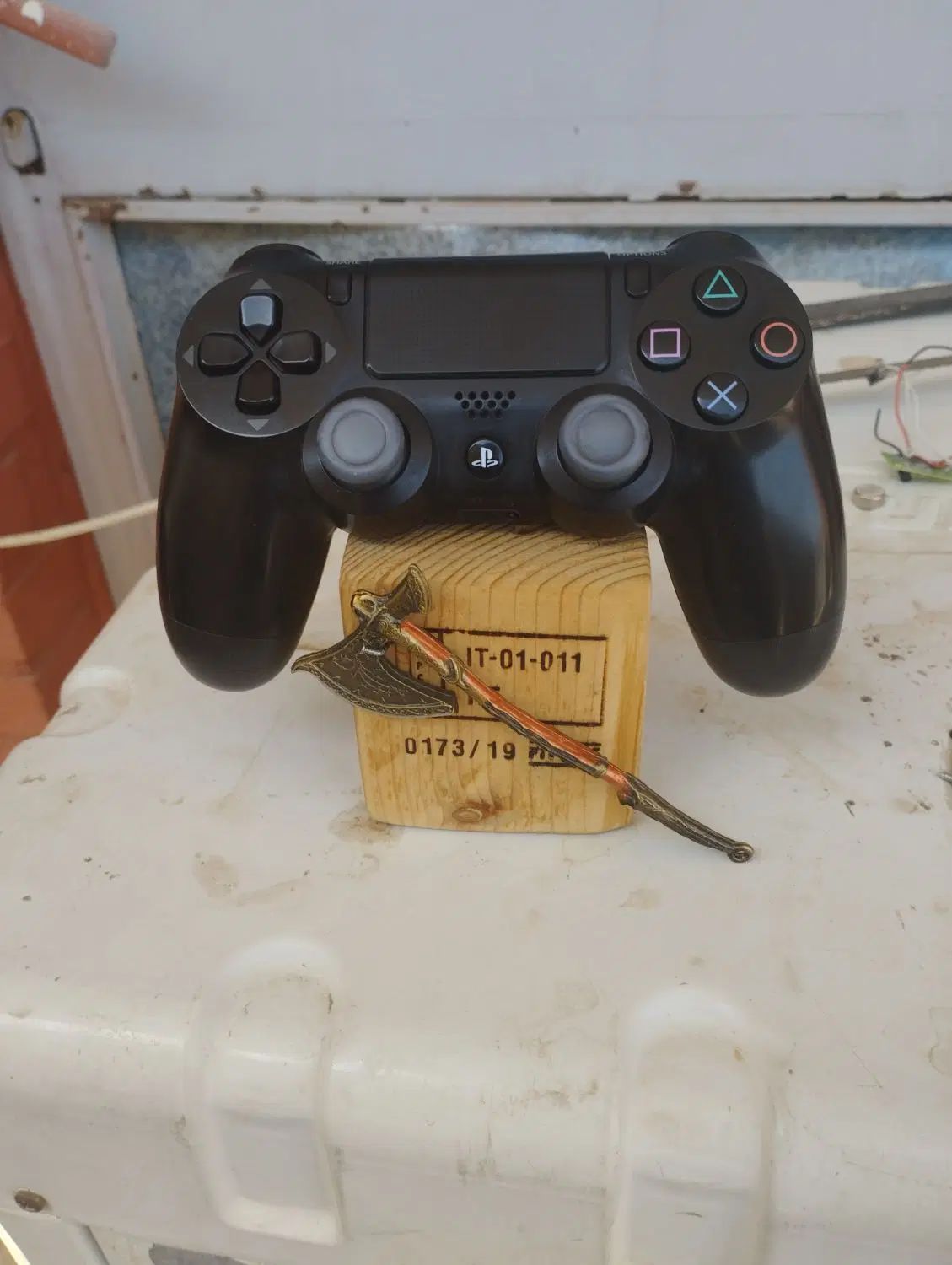 استند دسته طرح گاد آف وار PS4/5 و Xbox|کنسول، بازی ویدئویی و آنلاین|تبریز, |دیوار