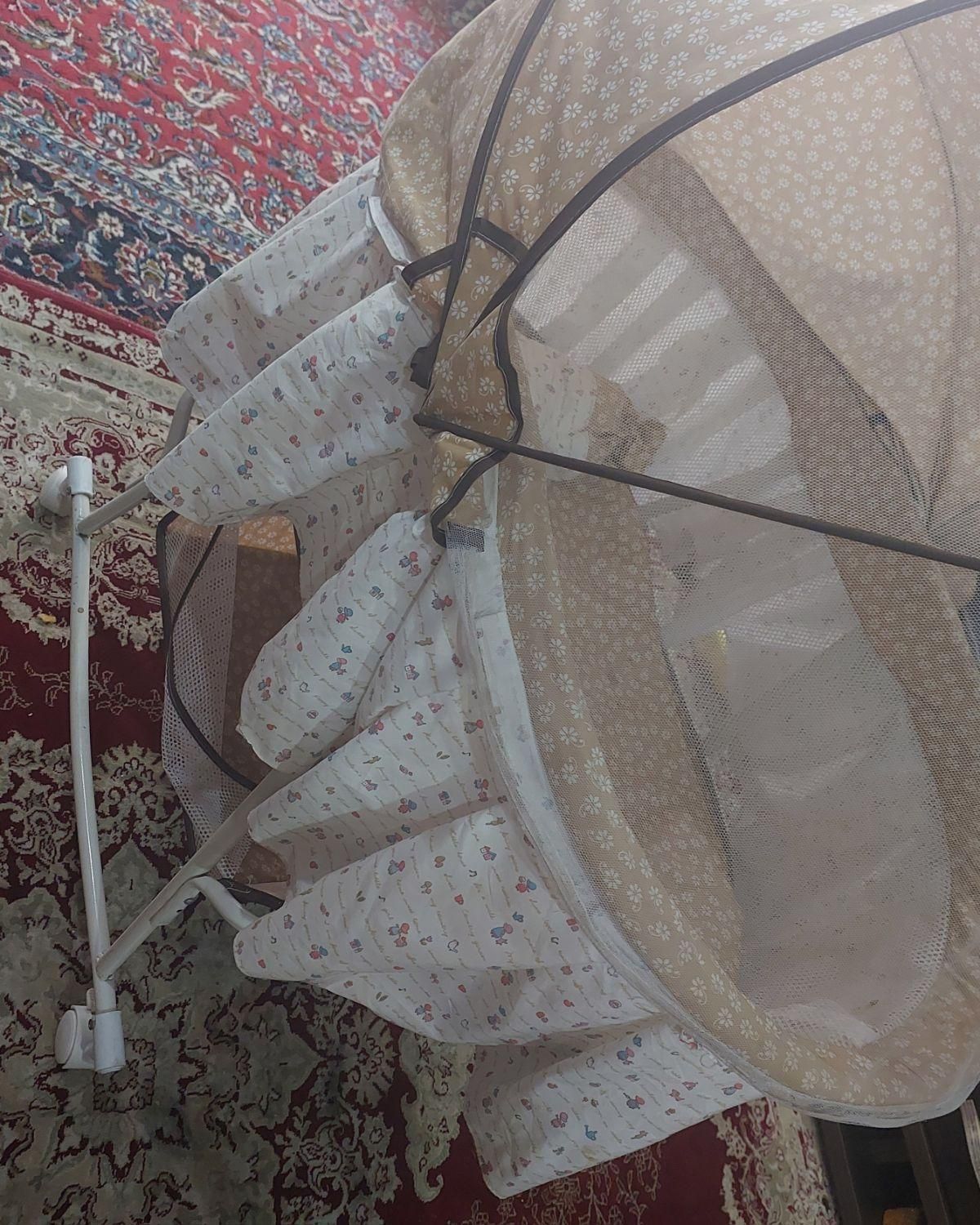 گهواره موزیکال|تخت و سرویس خواب|نور, |دیوار