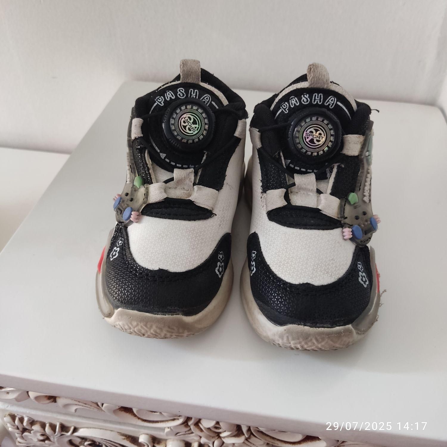 کفش بچگانه|کفش و لباس بچه|بروجرد, |دیوار