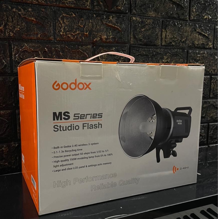 فلاش استودیویی|دوربین عکاسی و فیلم‌برداری|رشت, لاکانی|دیوار