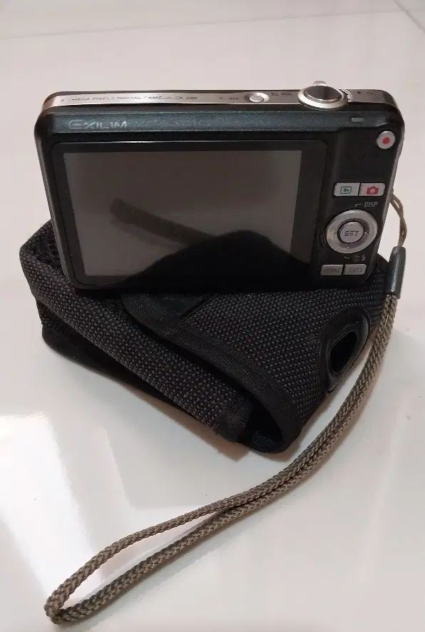 دوربین عکاسی دیجیتال با بِرَند CASIO EXILIM|دوربین عکاسی و فیلم‌برداری|تهران, آبشار تهران (دریاچه)|دیوار
