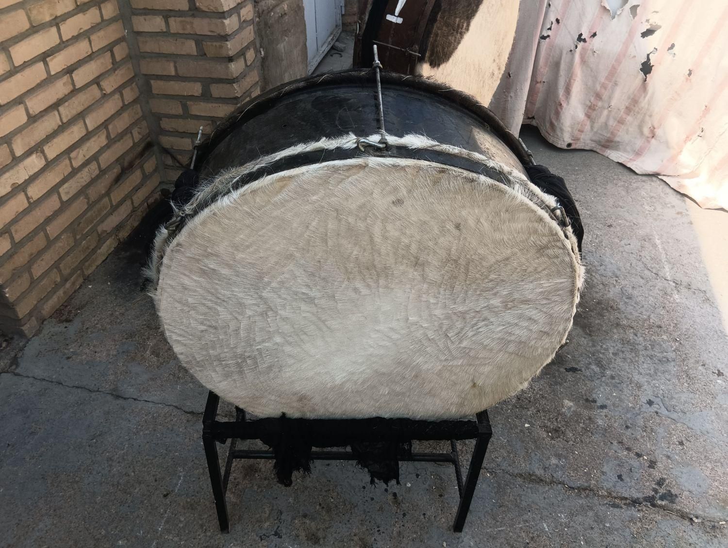طبل پوستی نو|درام و پرکاشن|دزفول, |دیوار