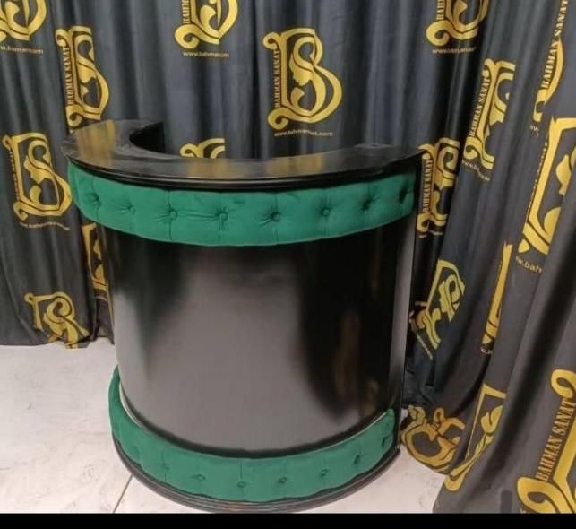 میز مدیریت .صندل قلبی|آرایشگاه و سالن‌های زیبایی|تبریز, |دیوار