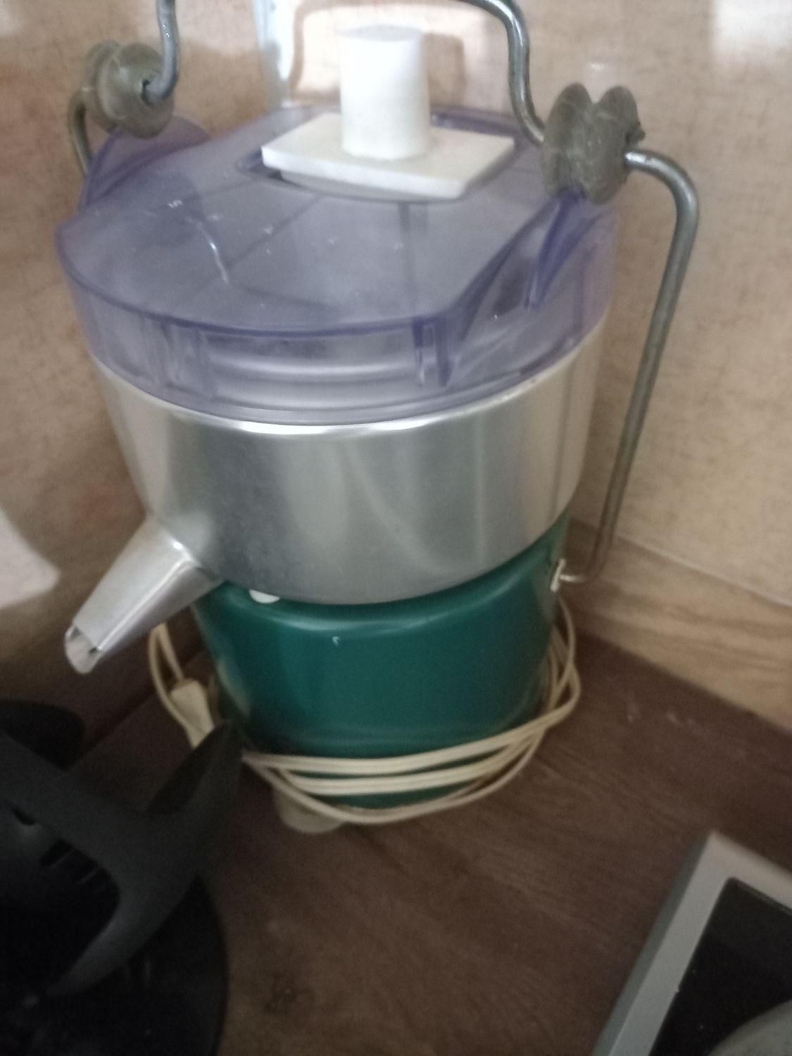 لوازم آشپز خانه|آبمیوه‌گیر و آب‌مرکبات‌گیر|رشت, فخب|دیوار