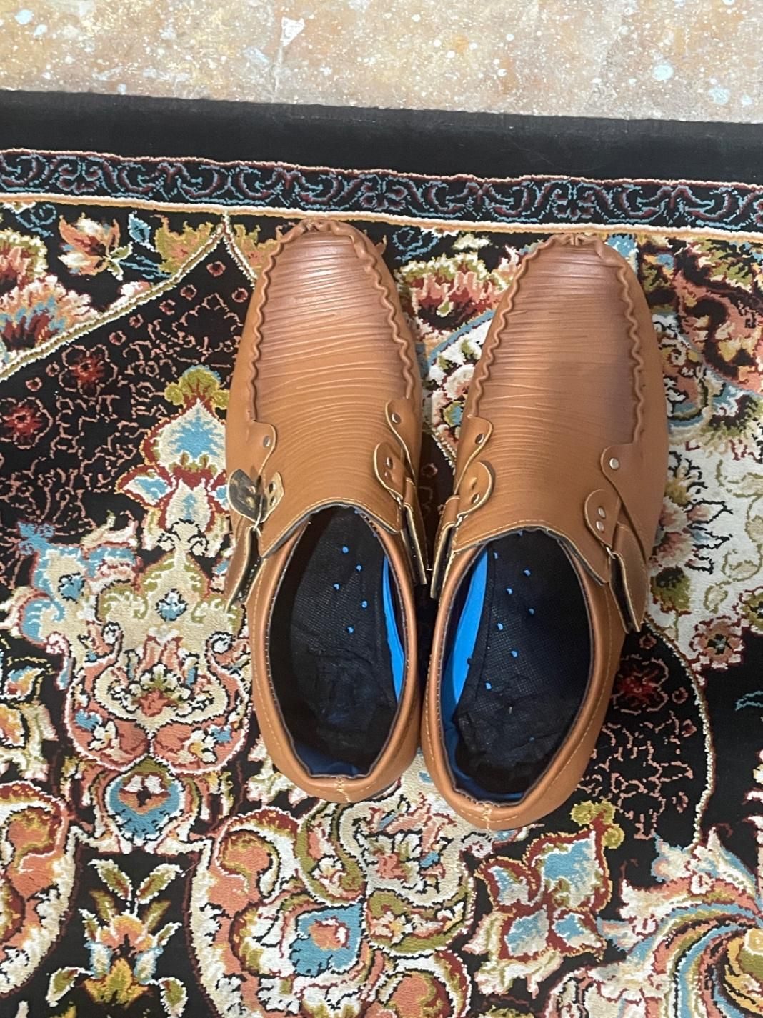 کفش کالج|کیف، کفش، کمربند|شیراز, آبیاری|دیوار