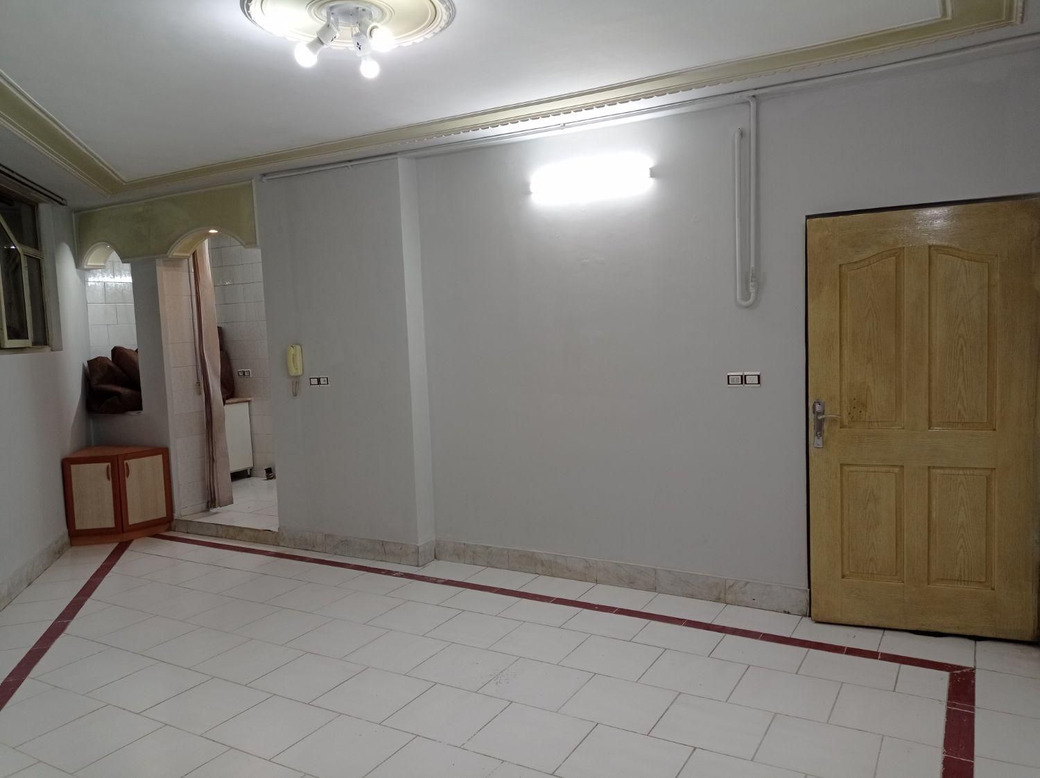 فروش سوئیت ۳۷ متری طبقه ۱ خوش جا بر میدان|فروش آپارتمان|نجف‌آباد, امیرآباد|دیوار